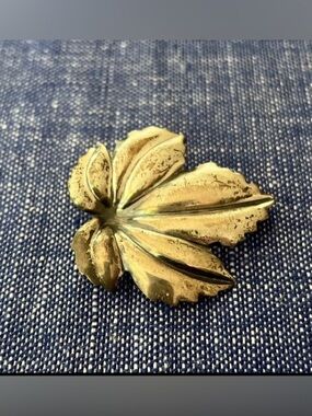 JEWEL ART 925 Sterling Silver - Vintage Autumn Leaf Motif Brooch Pin - BP2358